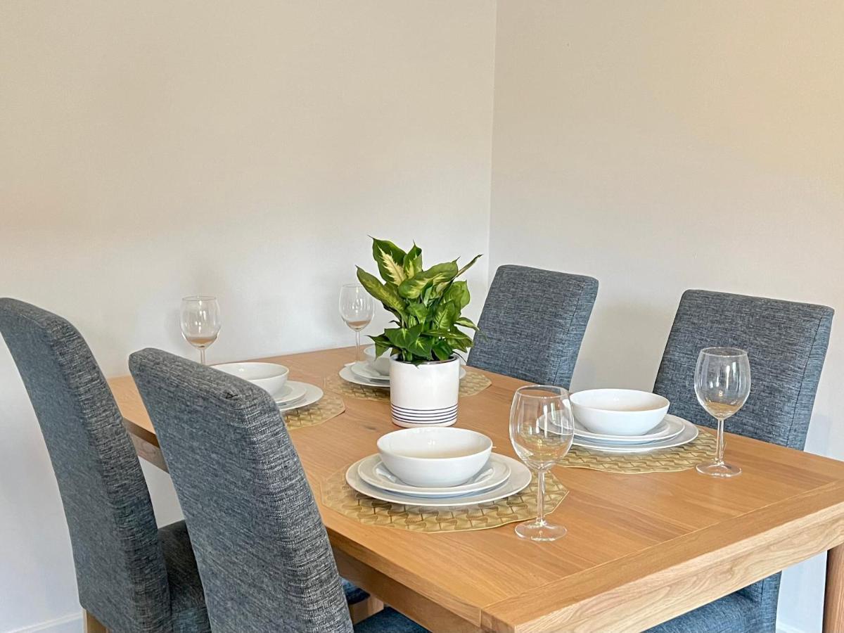 Modern 2 Bed Townhouse Just Outside City Walls With Free Private Parking York Exterior photo